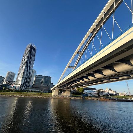 River Front Mezonet Eurovea Bratislava Luaran gambar