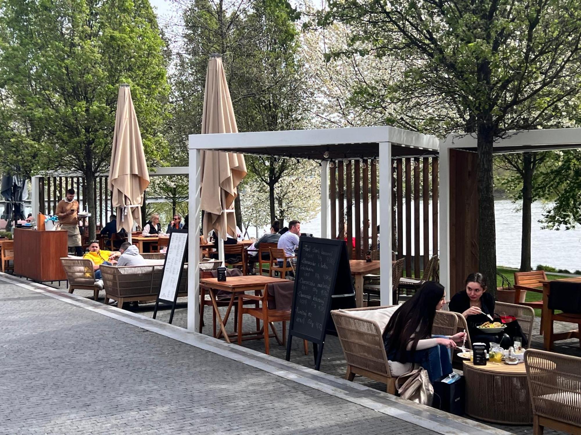River Front Mezonet Eurovea Bratislava Luaran gambar