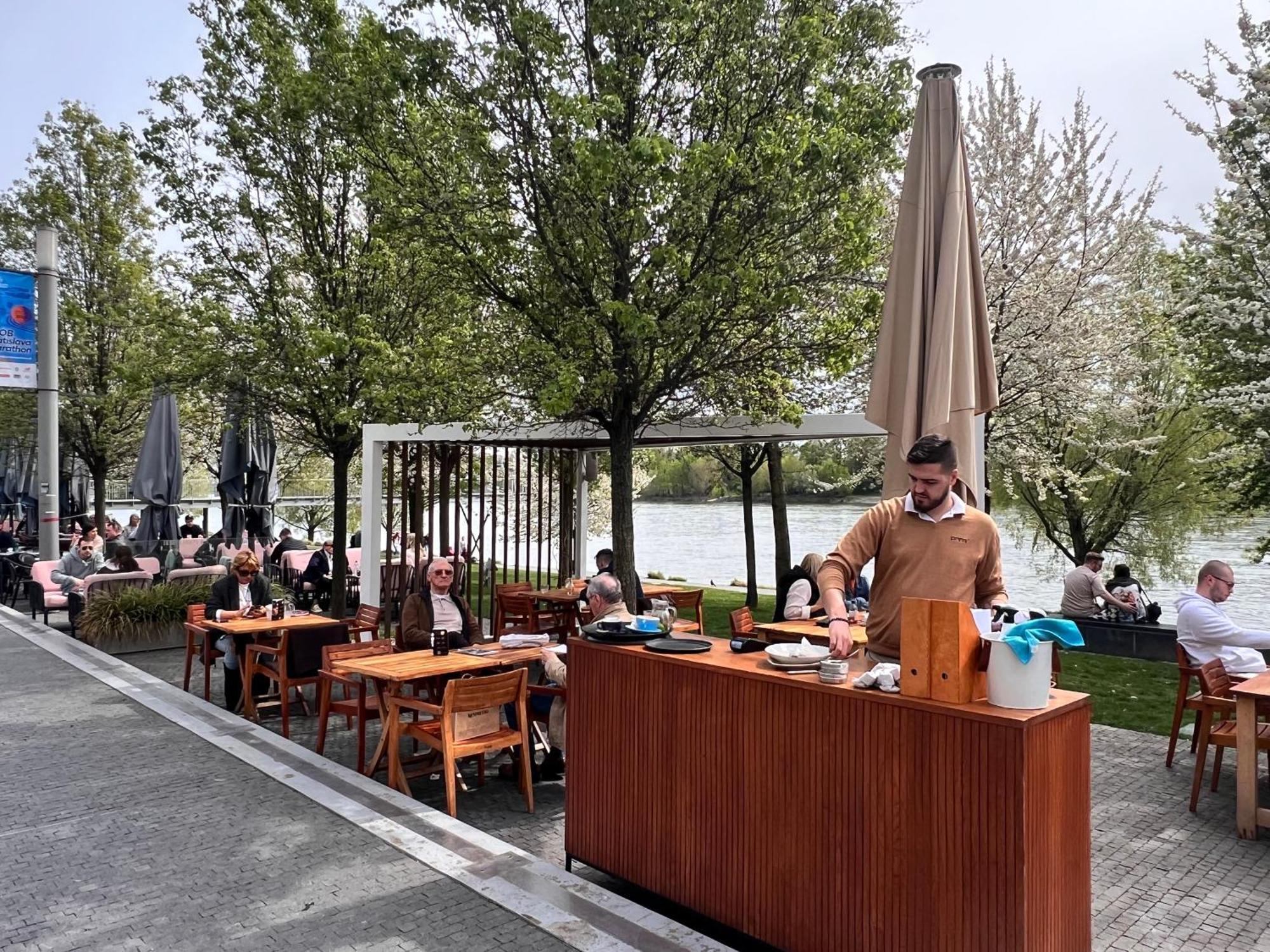 River Front Mezonet Eurovea Bratislava Luaran gambar